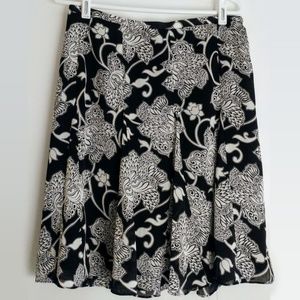 NWT Ann Taylor black and white pattern skirt